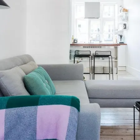 Stunning Apartment In Trendy Vesterbro With Balcony アパート