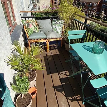 Stunning Apartment In Trendy Vesterbro With Balcony *